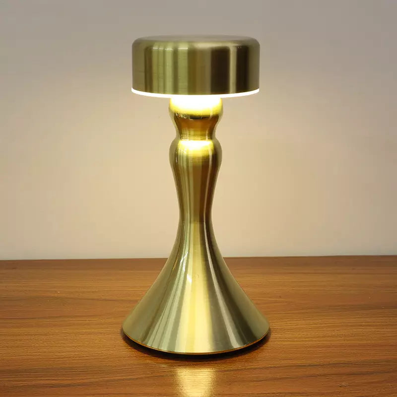GoldenGlow - Luxuriöse kabellose Tischlampe mit Ladefunktion