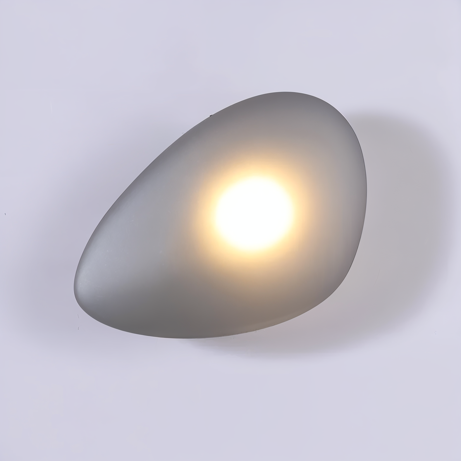 Glanzlicht - Minimalistische LED-Wandleuchte aus Glas