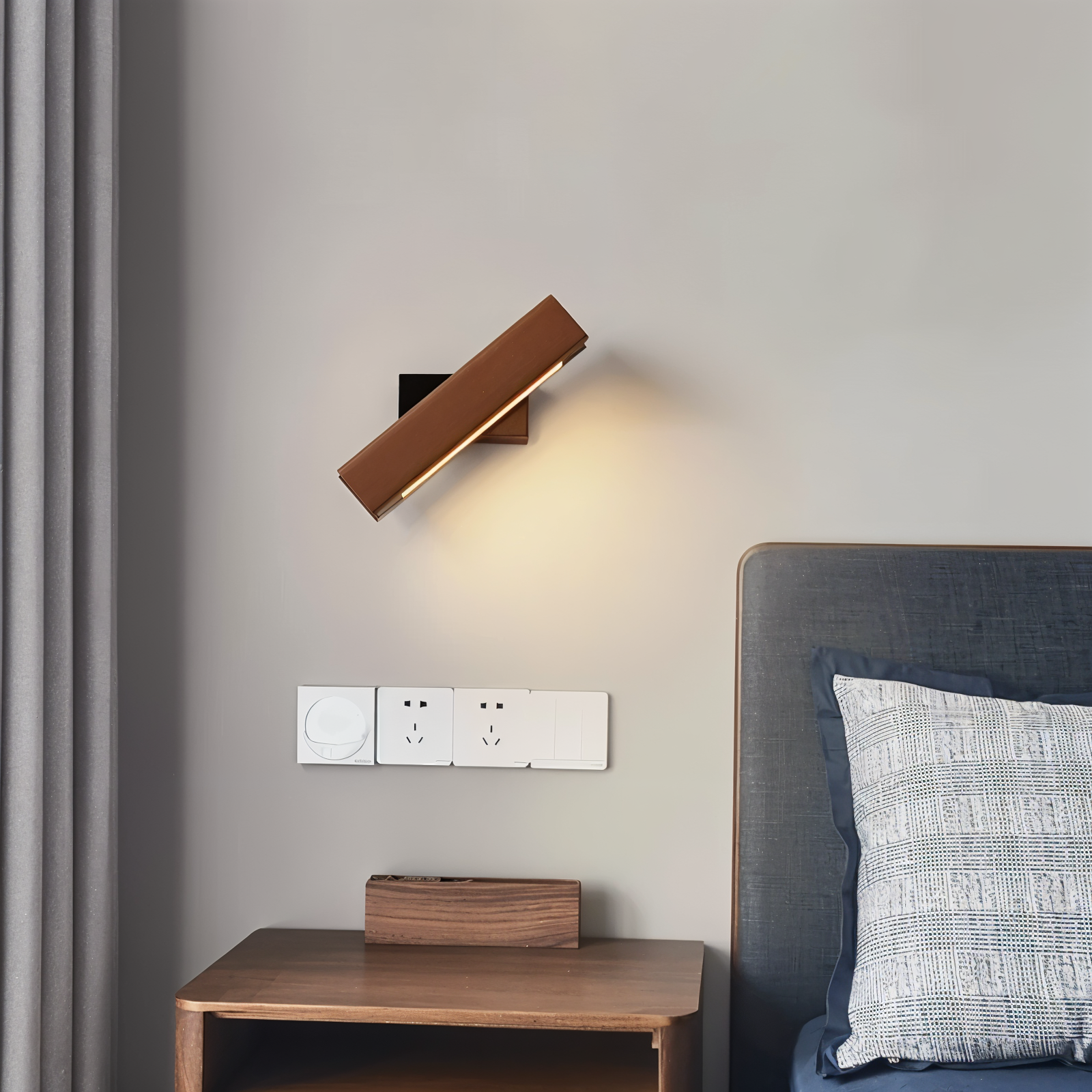 SfeerHout - 360° drehbare LED-Wandleuchte