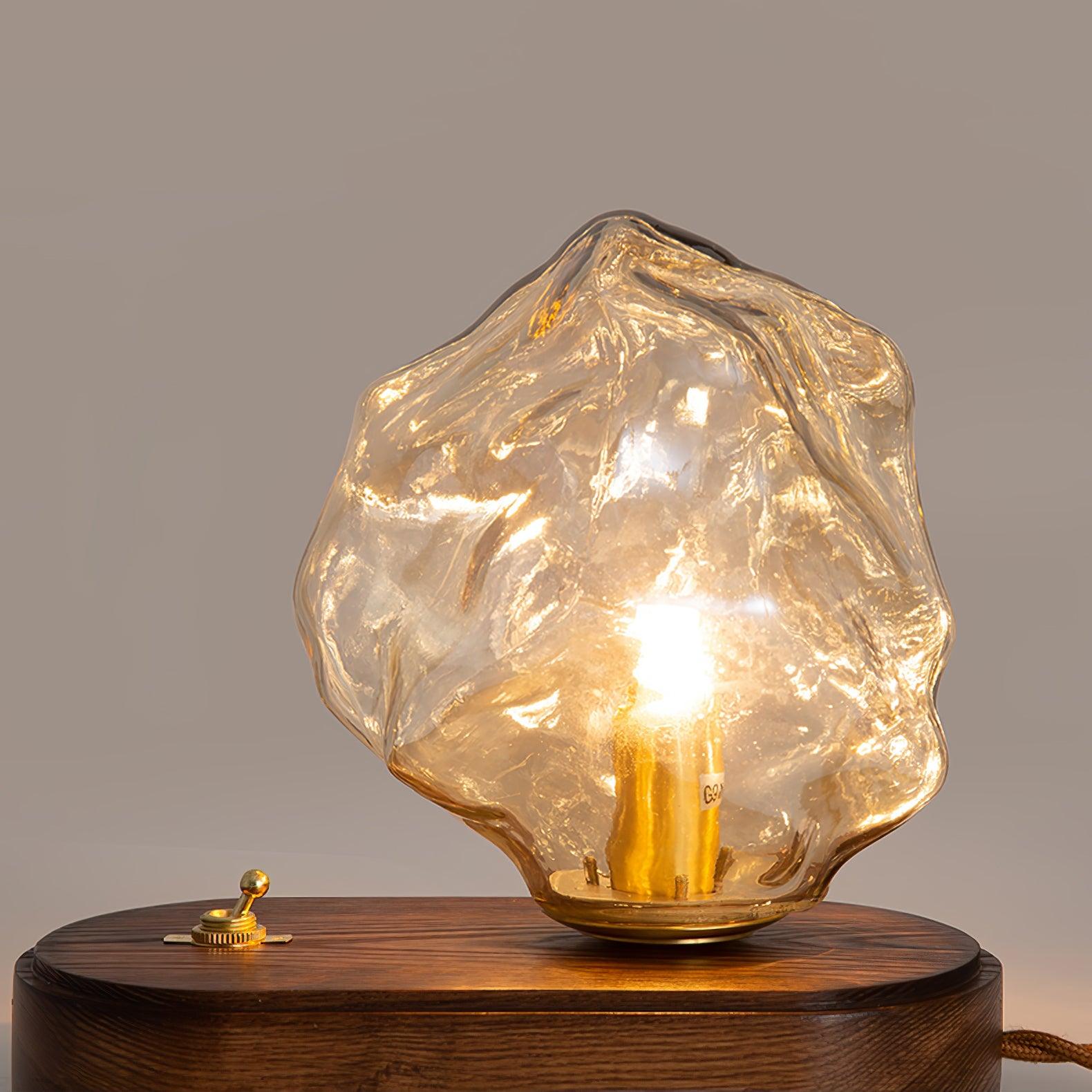 GlasAura – Edle Tischlampe aus satiniertem Glas für Wohnzimmer