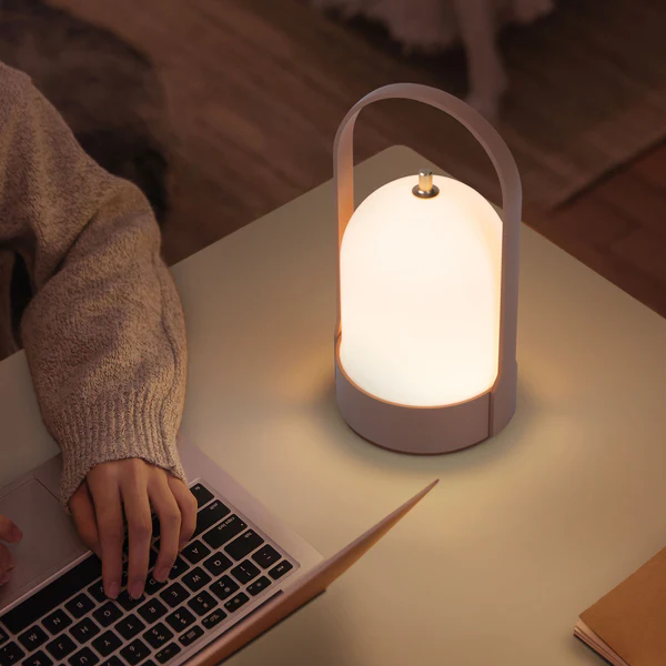 LumiGlow LED Laterne – Modern, tragbar, warmweiß, für Garten & Balkon