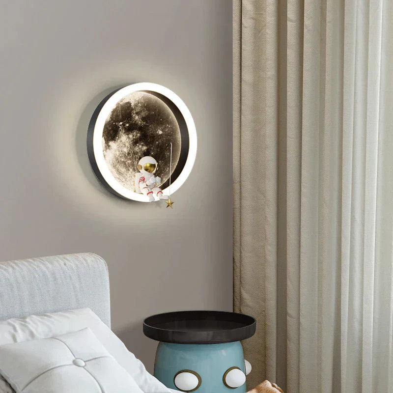 AstroBeam LED-Wandleuchte - mondförmiges Design, warmweißes Licht für stimmungsvolle Innenbeleuchtung