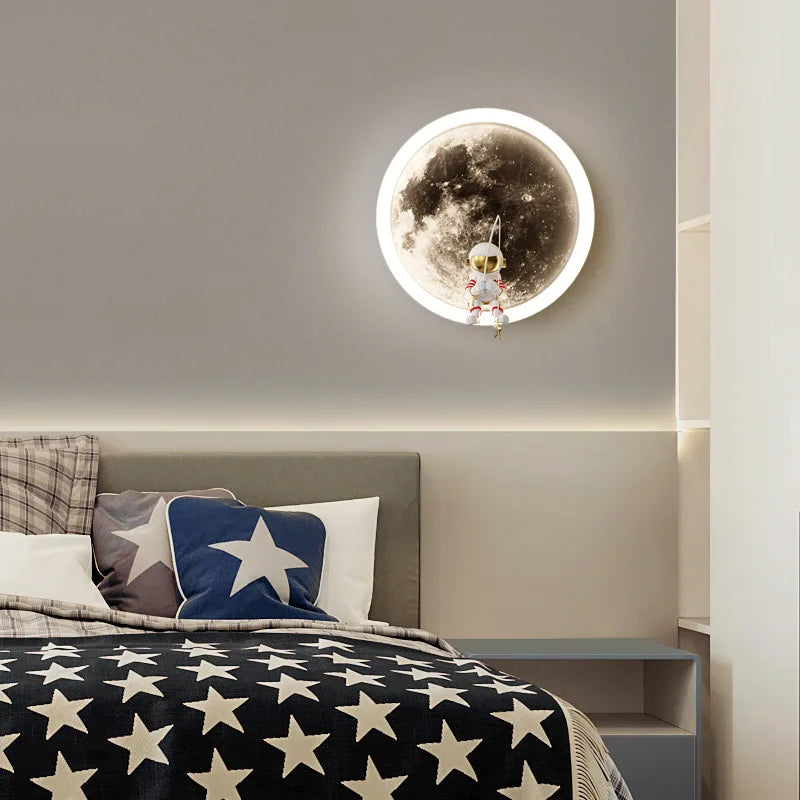 AstroBeam LED-Wandleuchte - mondförmiges Design, warmweißes Licht für stimmungsvolle Innenbeleuchtung