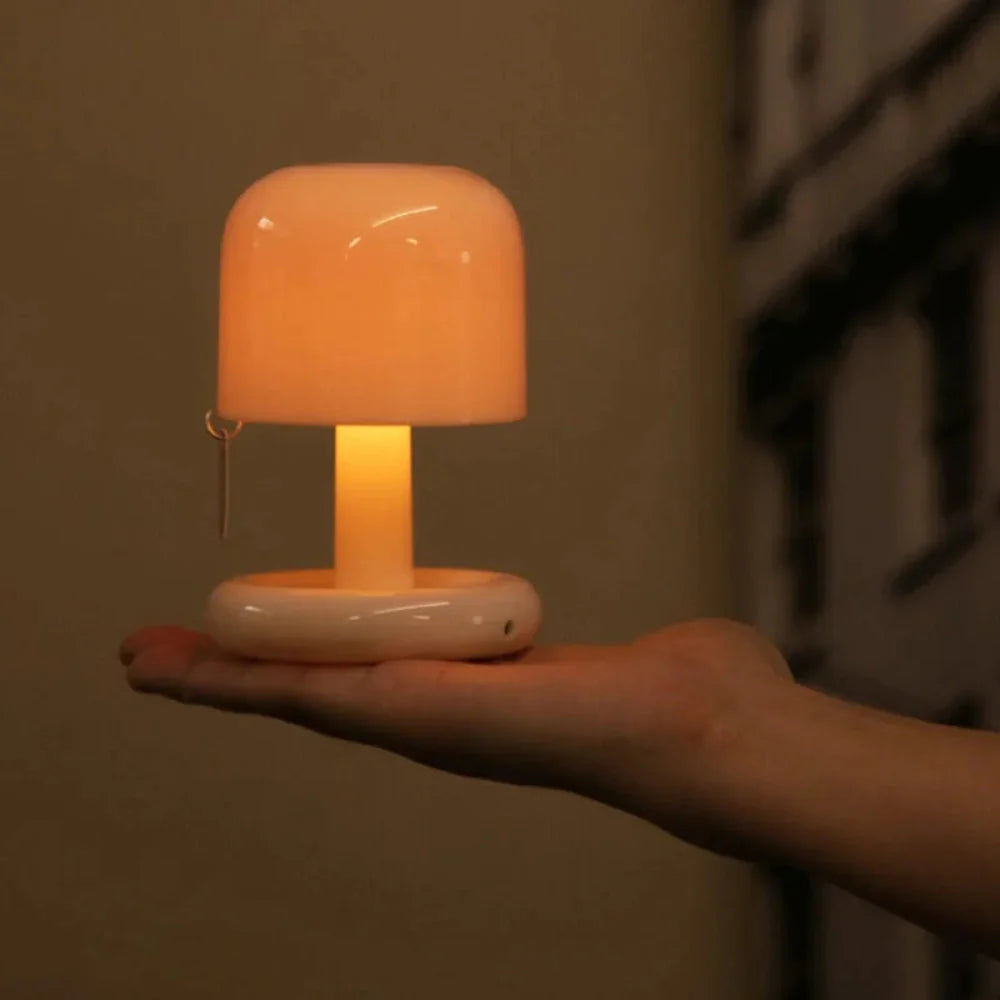 SunGlow – Moderne tragbare LED-Tischlampe wiederaufladbar Gold für Terrasse