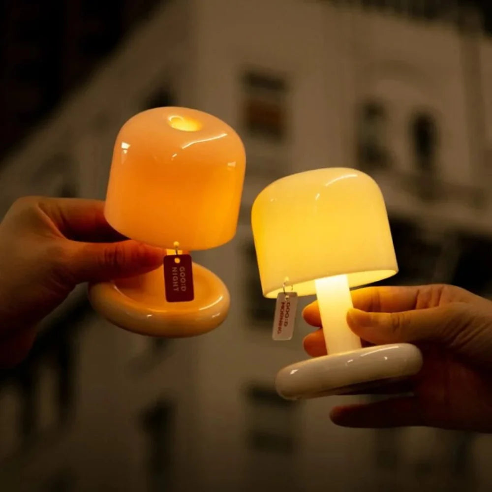 SunGlow – Moderne tragbare LED-Tischlampe wiederaufladbar Gold für Terrasse