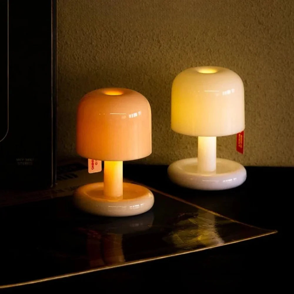 SunGlow – Moderne tragbare LED-Tischlampe wiederaufladbar Gold für Terrasse