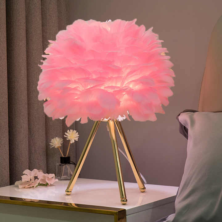 Missfeather Elegante dimmbare Tischleuchte – Federn Weiß Schlafzimmer