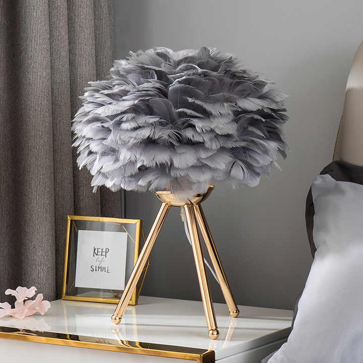 Missfeather Elegante dimmbare Tischleuchte – Federn Weiß Schlafzimmer