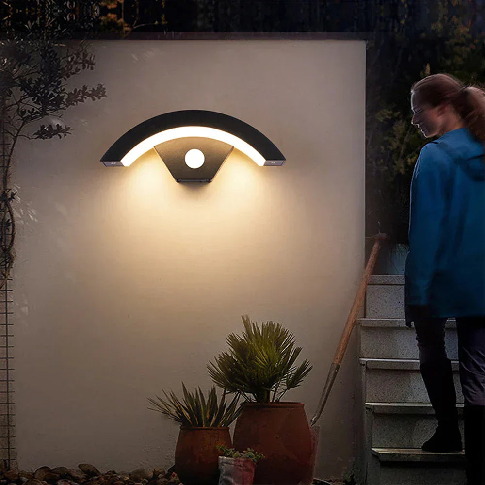 ClearLume - Elegante und wasserdichte LED-Wandleuchte
