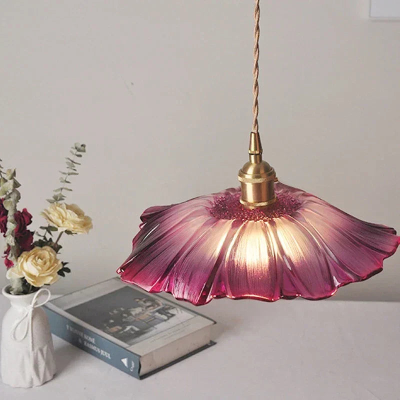BlossomBeam – Moderne Blumenförmige Hängeleuchte