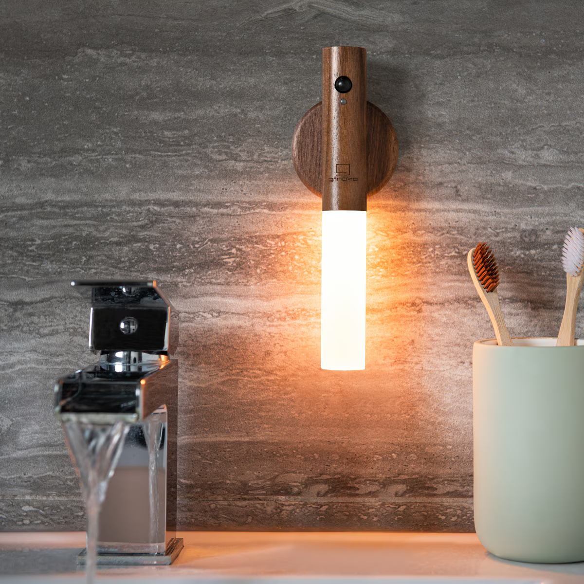 LumiFackel LED Fackelleuchte Modern Schwarz mit Sensor für Garten