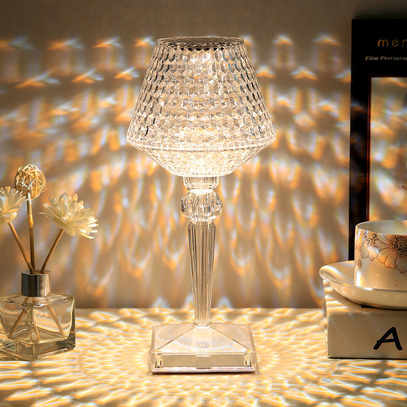 RadiantCrystal - LED-Tischleuchte aus Kristall mit drei dimmbaren Beleuchtungsoptionen