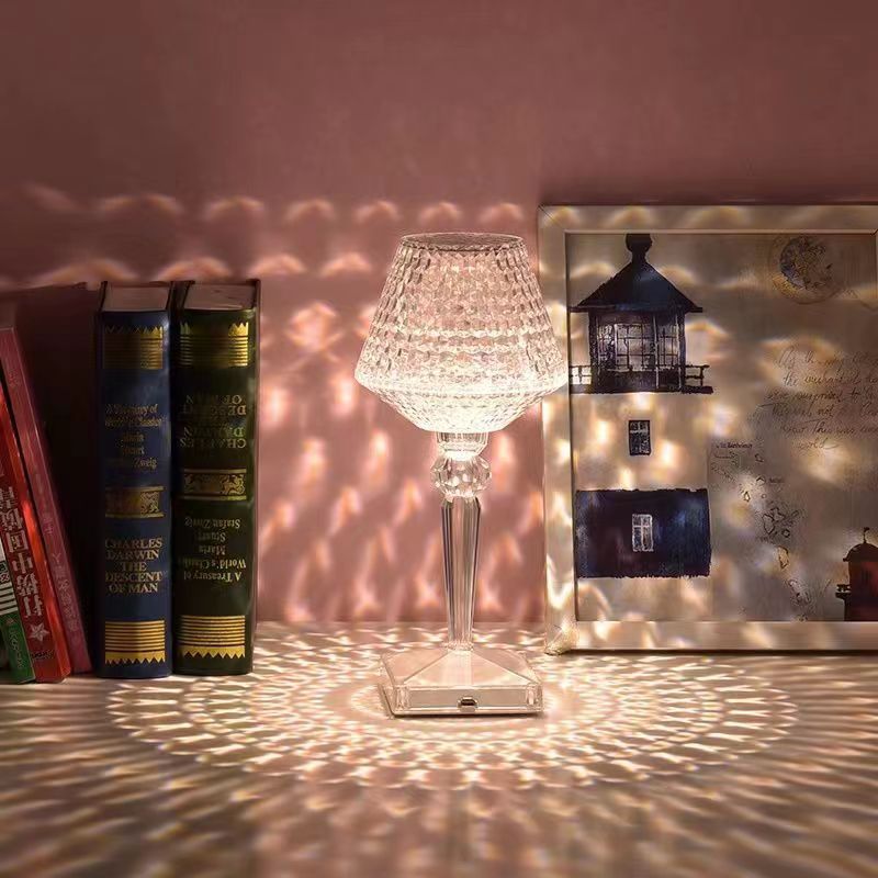 RadiantCrystal - LED-Tischleuchte aus Kristall mit drei dimmbaren Beleuchtungsoptionen