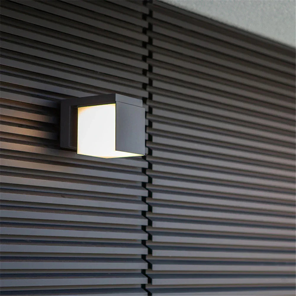 BrightEdge - Stilvolle LED-Wandleuchte für den Außenbereich