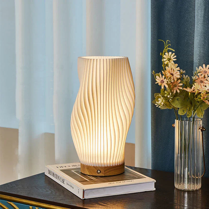 Wavelight I Moderne Design-Tischleuchte mit dimmbarer Beleuchtung