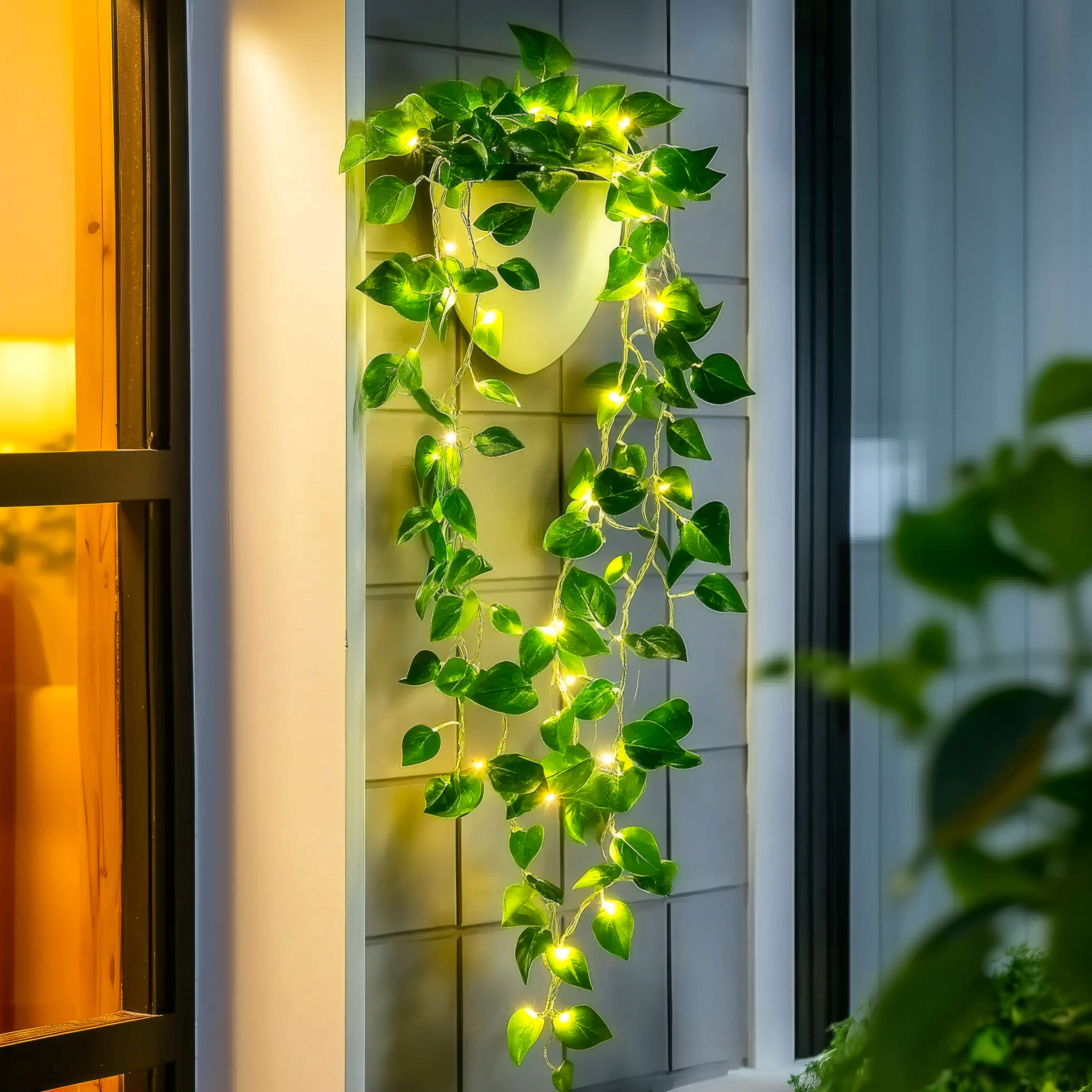 IvyGlow Lights – LED Deko-Lampe Grün für Terrasse