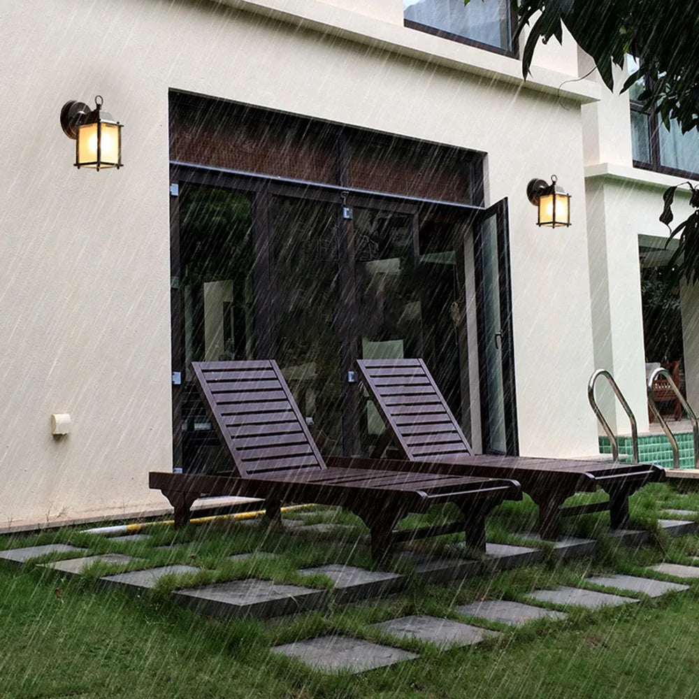 RetroLume – Klassische Außenwandleuchte schwarz für Garten & Terrasse