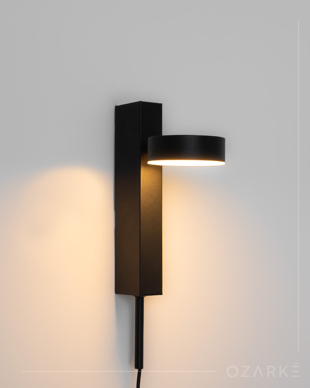 Candiora LED-Wandleuchte – Modernes Design in Schwarz & Gold für Wohnzimmer
