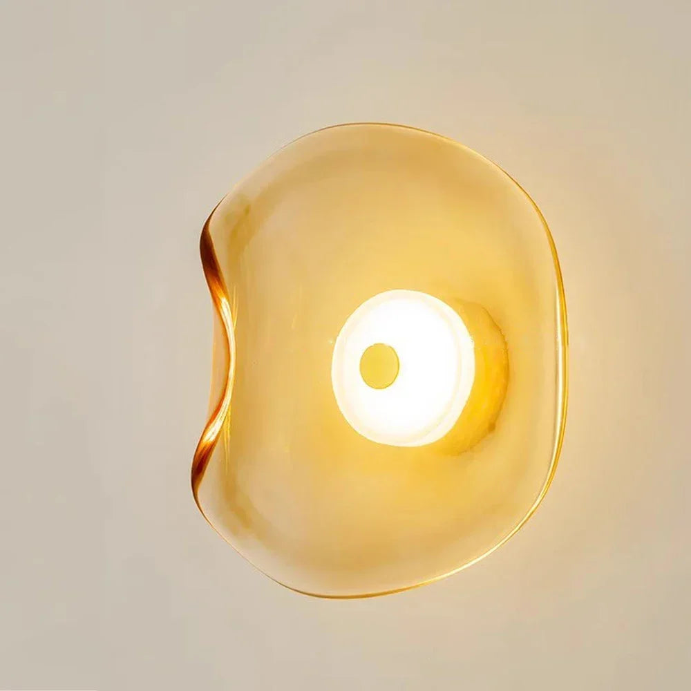 EternaGlow I LED-Wandleuchte - Glasdesign mit energieeffizienter Beleuchtung für den Korridor