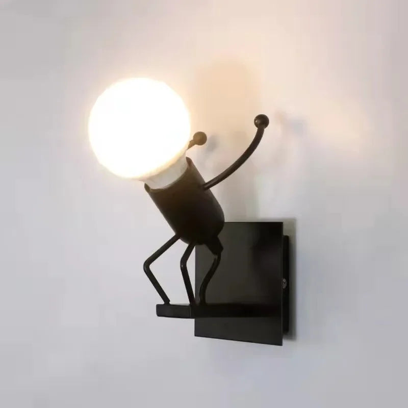 RoboLite Nordic LED-Wandleuchte - Verspieltes Roboterdesign für Kinderzimmer und moderne Innenräume