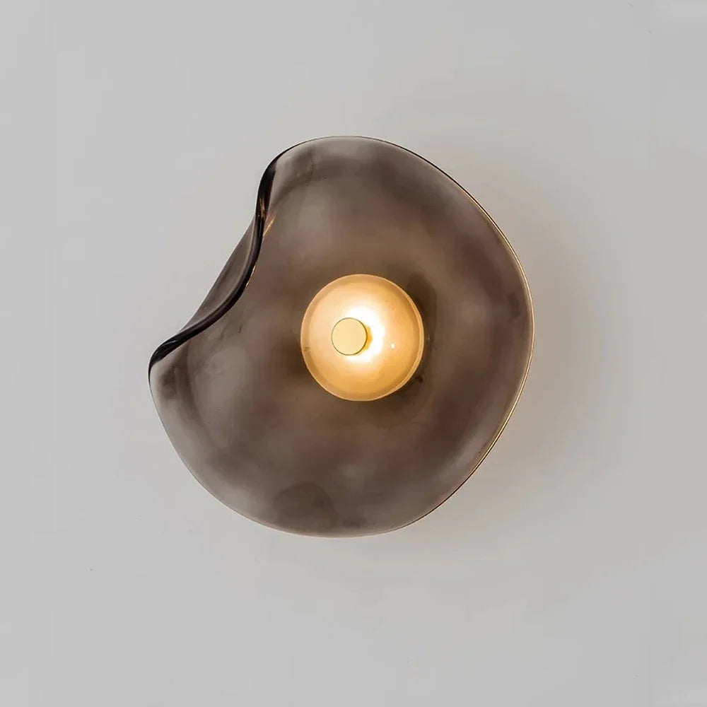 EternaGlow I LED-Wandleuchte - Glasdesign mit energieeffizienter Beleuchtung für den Korridor