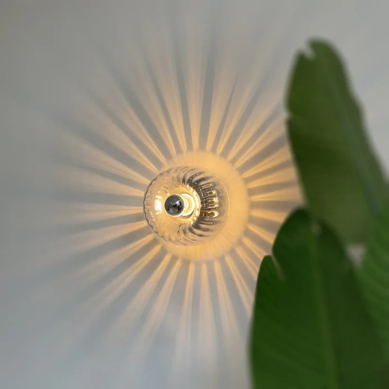 LumiGlaze – Zeitgemäßes Glas-Wandlampendesign
