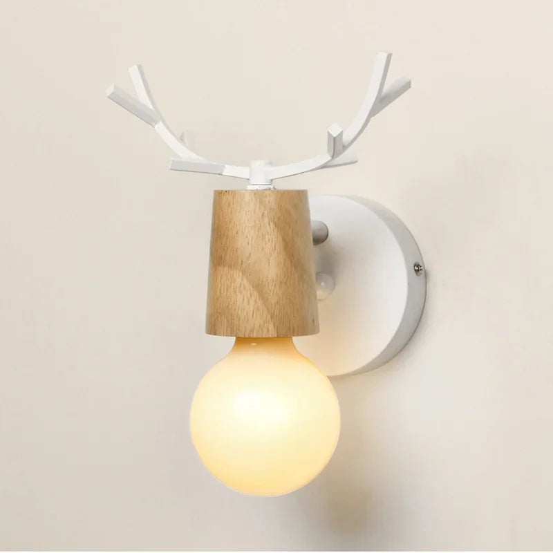AntlerBeam Playful Wandleuchte - Buntes skandinavisches Design für Kinderzimmer