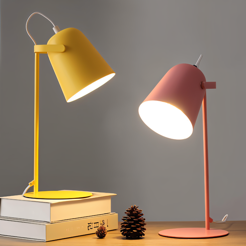 Moderne Rotierende Tischlampe – Augenfreundliches Licht für Arbeit & Entspannung