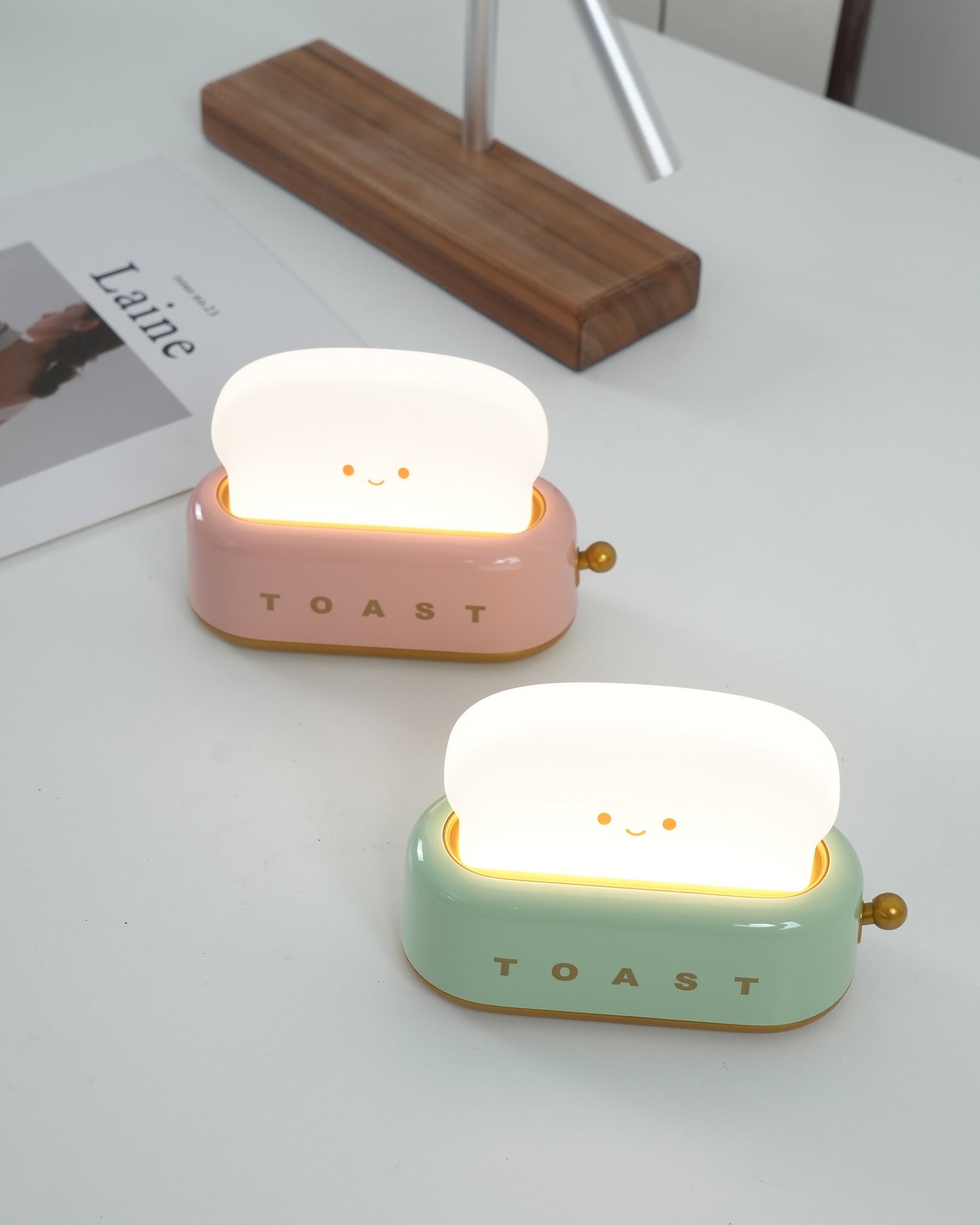 GlowToast Modern LED Tischlampe – Akku Weiß Terrasse
