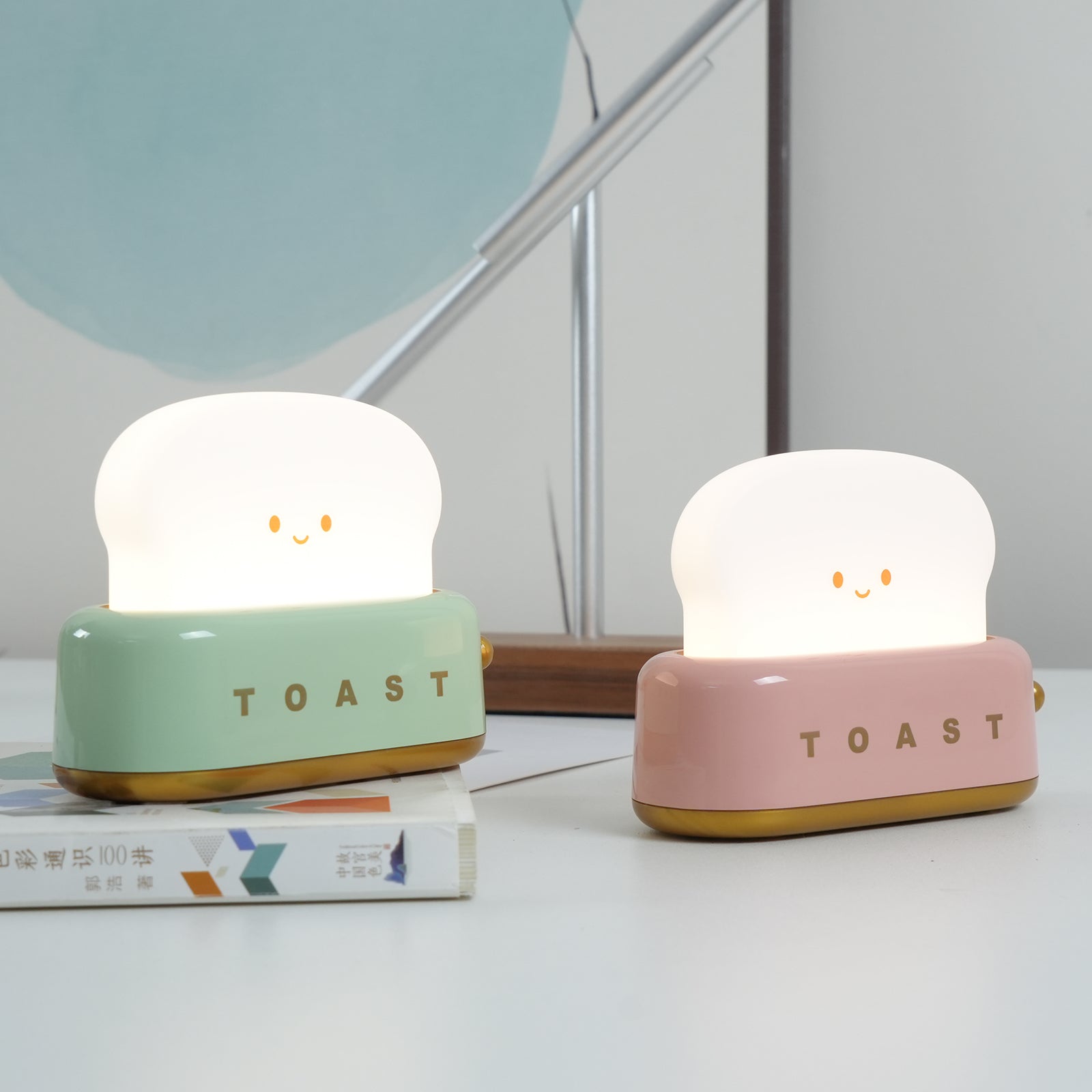 GlowToast Modern LED Tischlampe – Akku Weiß Terrasse