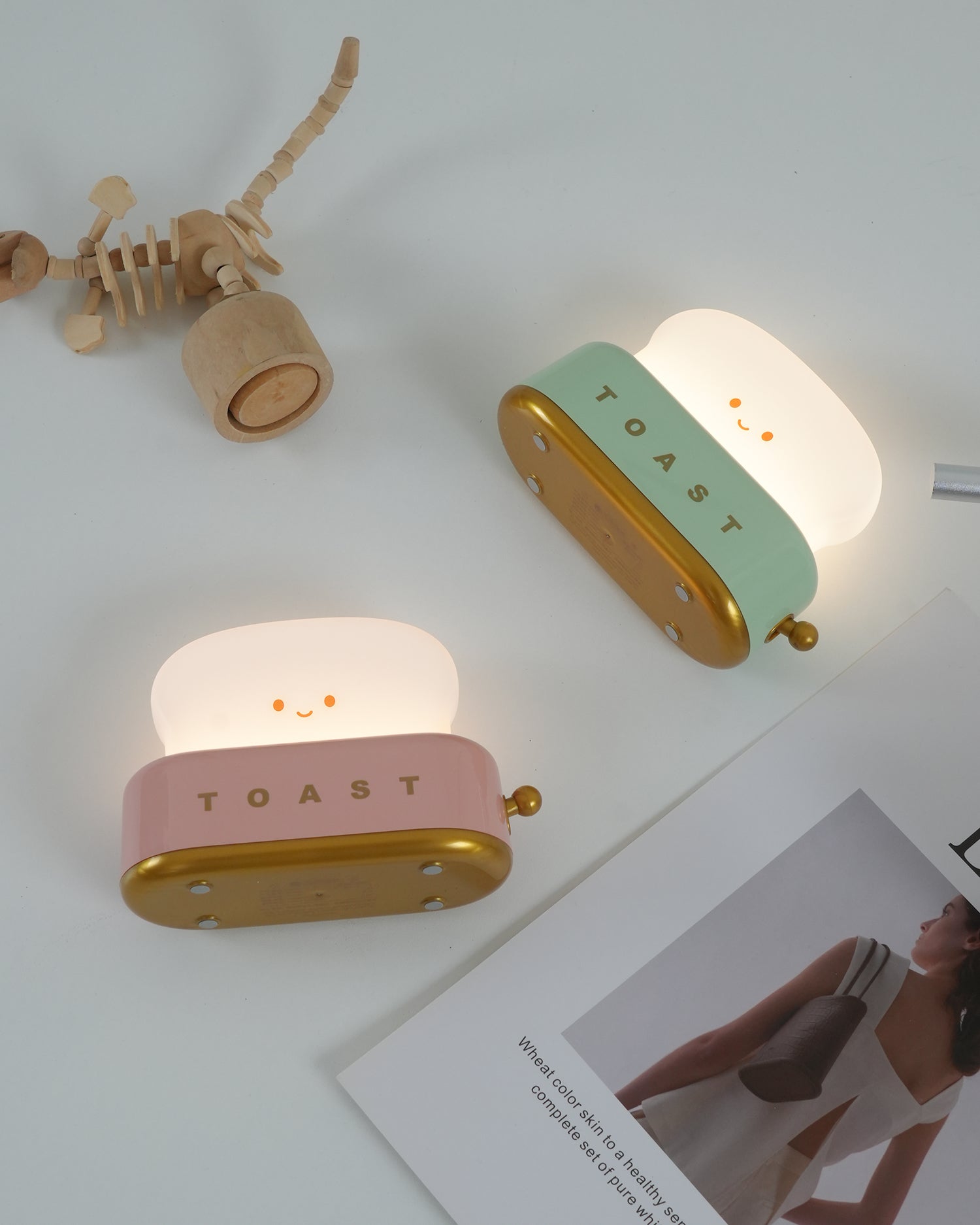 GlowToast Modern LED Tischlampe – Akku Weiß Terrasse