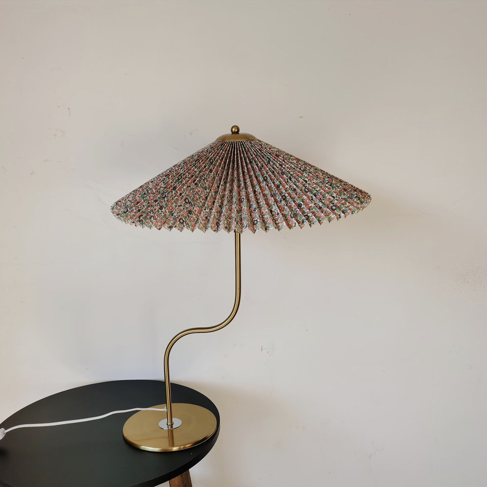 LumiShade Terrassenlampe – Moderner Regenschirm-Stil LED Weiß Garten
