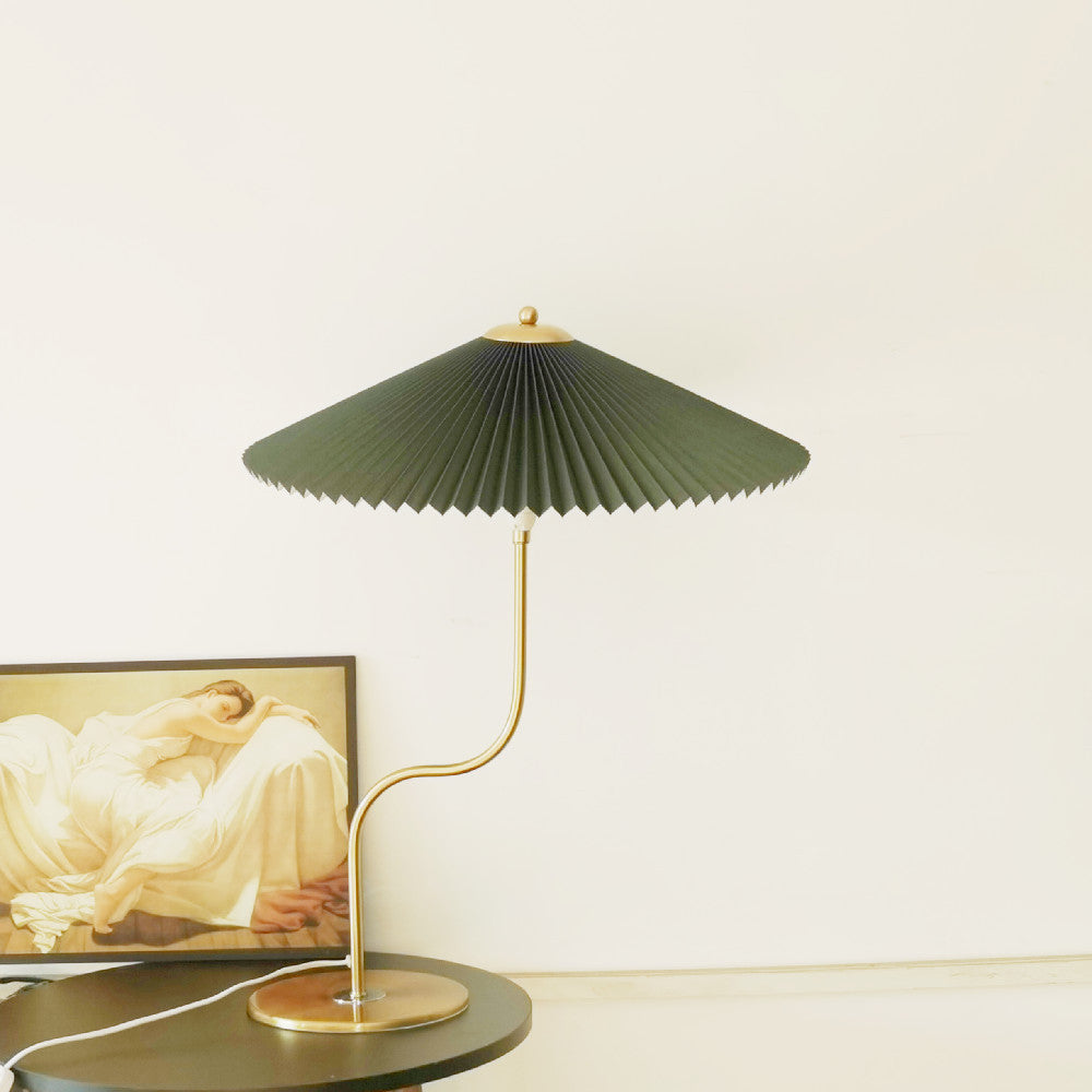 LumiShade Terrassenlampe – Moderner Regenschirm-Stil LED Weiß Garten