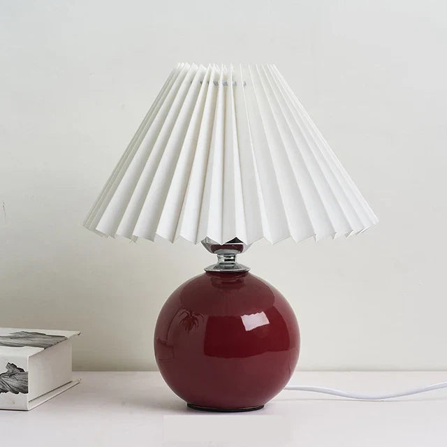 VintageLuxe – Retro Tischlampe mit Faltenlampenschirm Creme Wohnzimmer