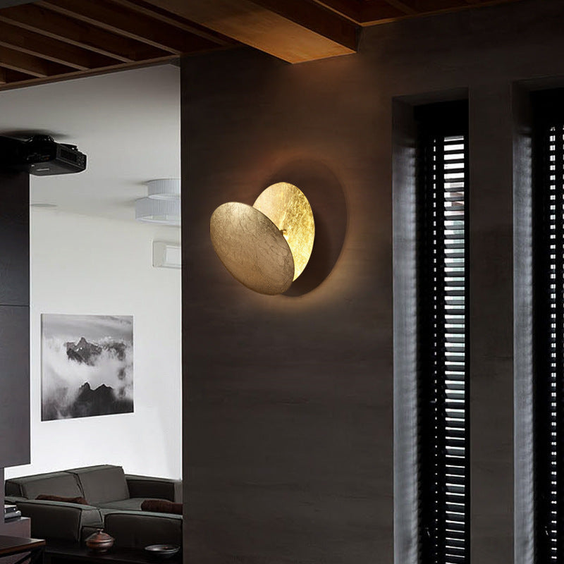 BrioLux – Moderne LED-Wandleuchte in Gold mit Rotbronze-Akzent