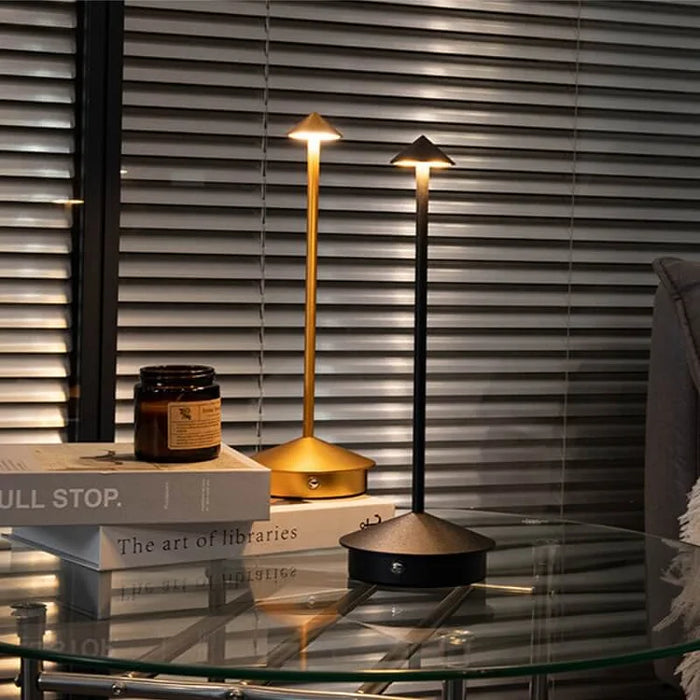 DartGlow I LED Minimalistische Drahtlose Tischlampe
