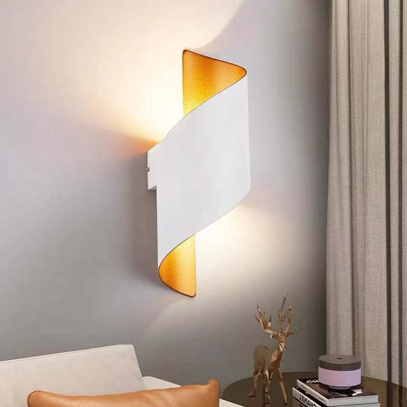 VernoSpiral LED-Wandleuchte – Spiraldesign aus Metall in Schwarz & Weiß