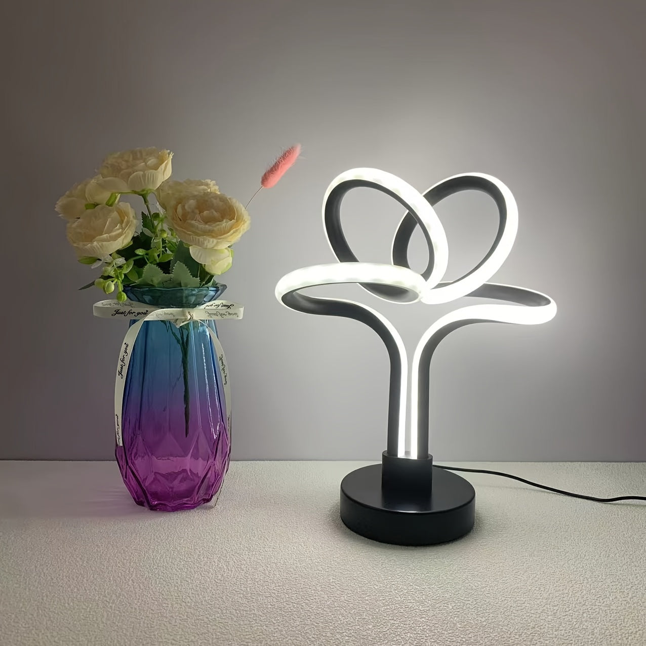 ScandiLume - Minimalistische USB-LED-Tischlampe