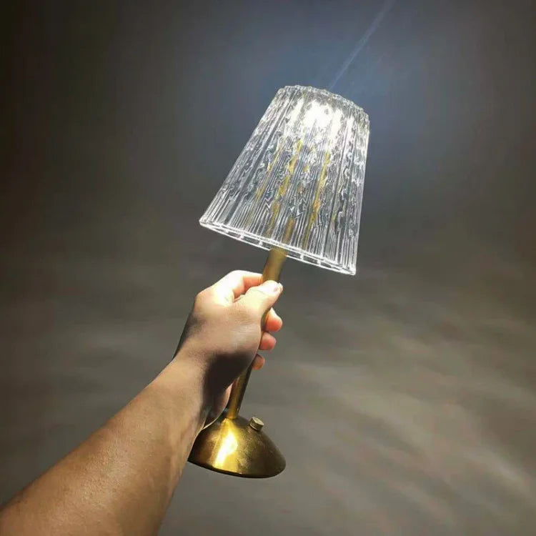 CrystalLuxe – Elegante Kristall-Tischlampe mit warmem Licht Weiß für Wohnzimmer