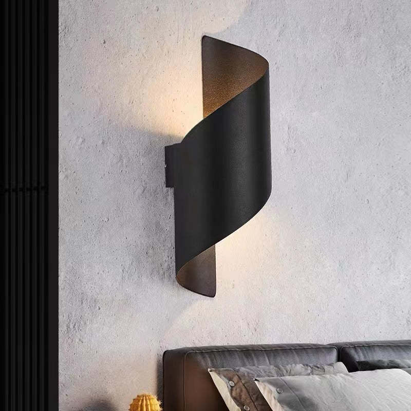 VernoSpiral LED-Wandleuchte – Spiraldesign aus Metall in Schwarz & Weiß