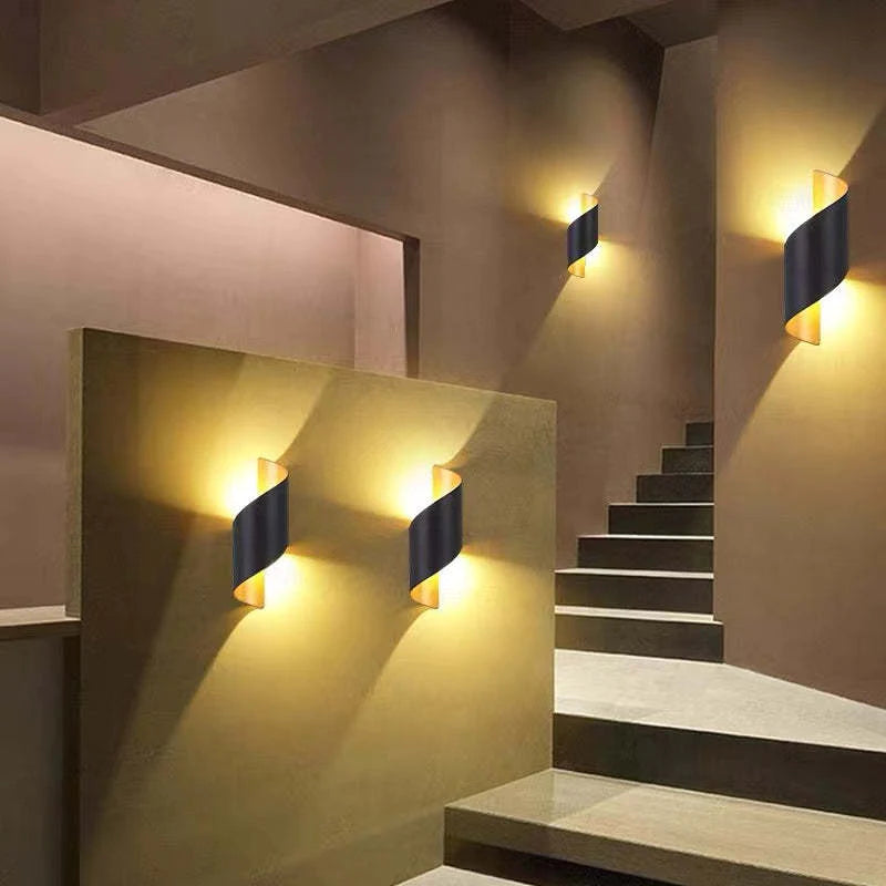 VernoSpiral LED-Wandleuchte – Spiraldesign aus Metall in Schwarz & Weiß