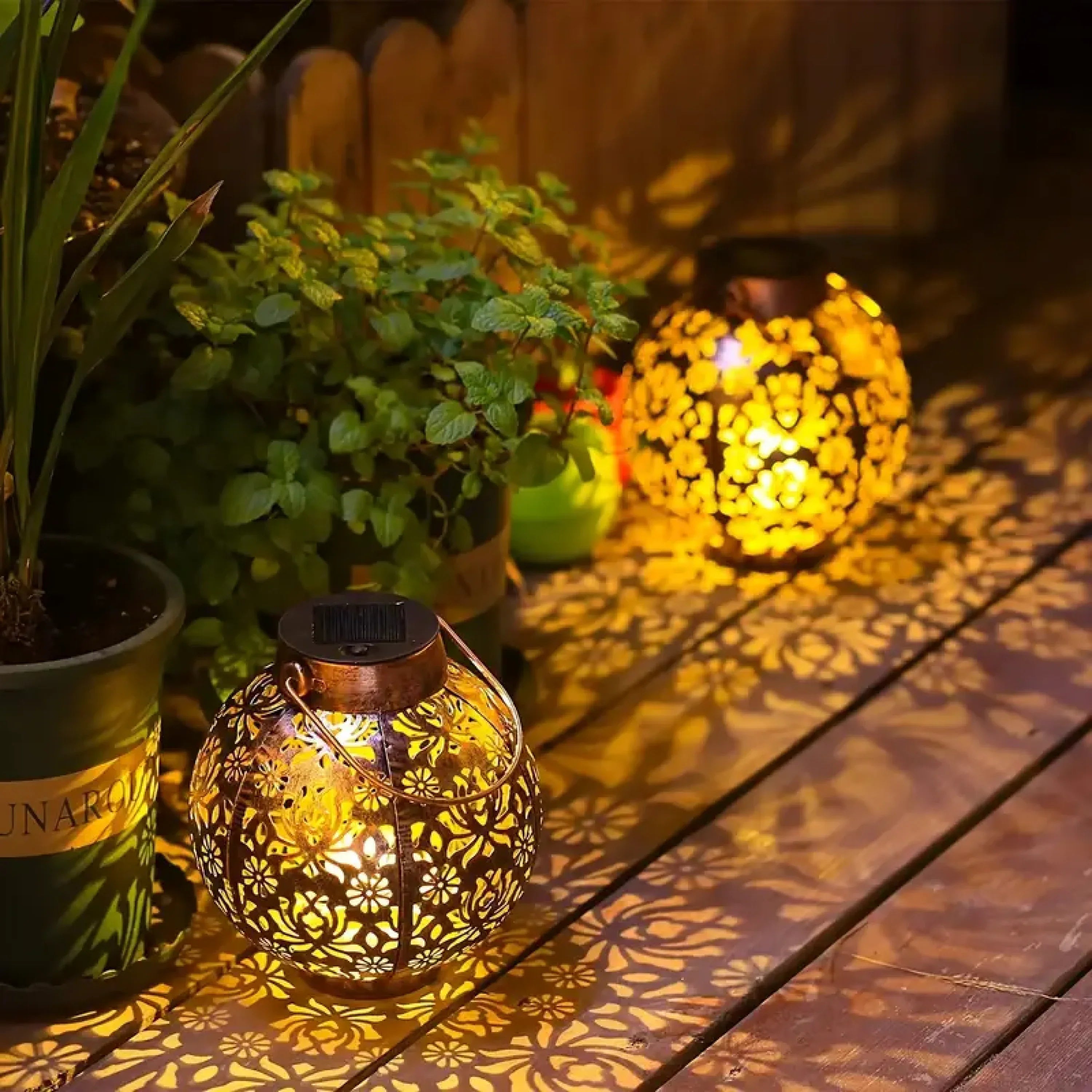 LunaGlow Solar Lampe – Modern, Rund, Warmlicht, Für Terrasse