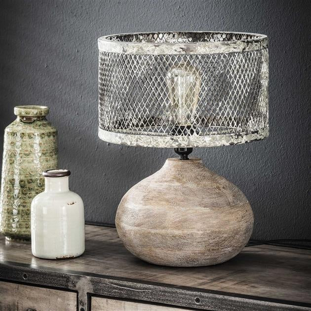 LichtEleganz – Chic designte Stehlampe Gold für Wohnzimmer