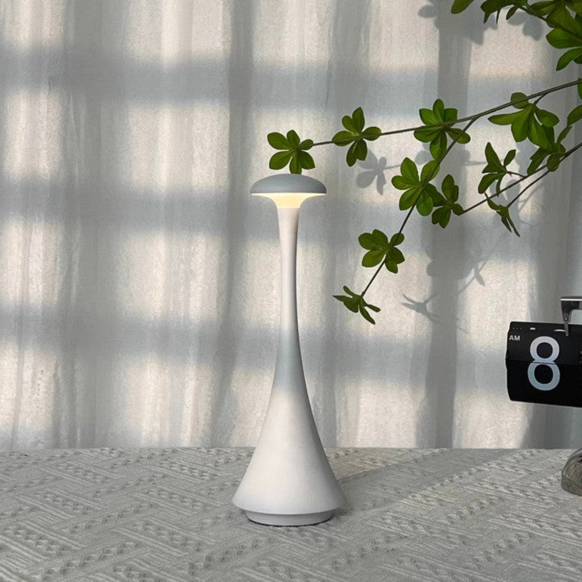LumoSpire Design-Tischlampe LED Modern Dimmbar Schwarz für Wohnzimmer