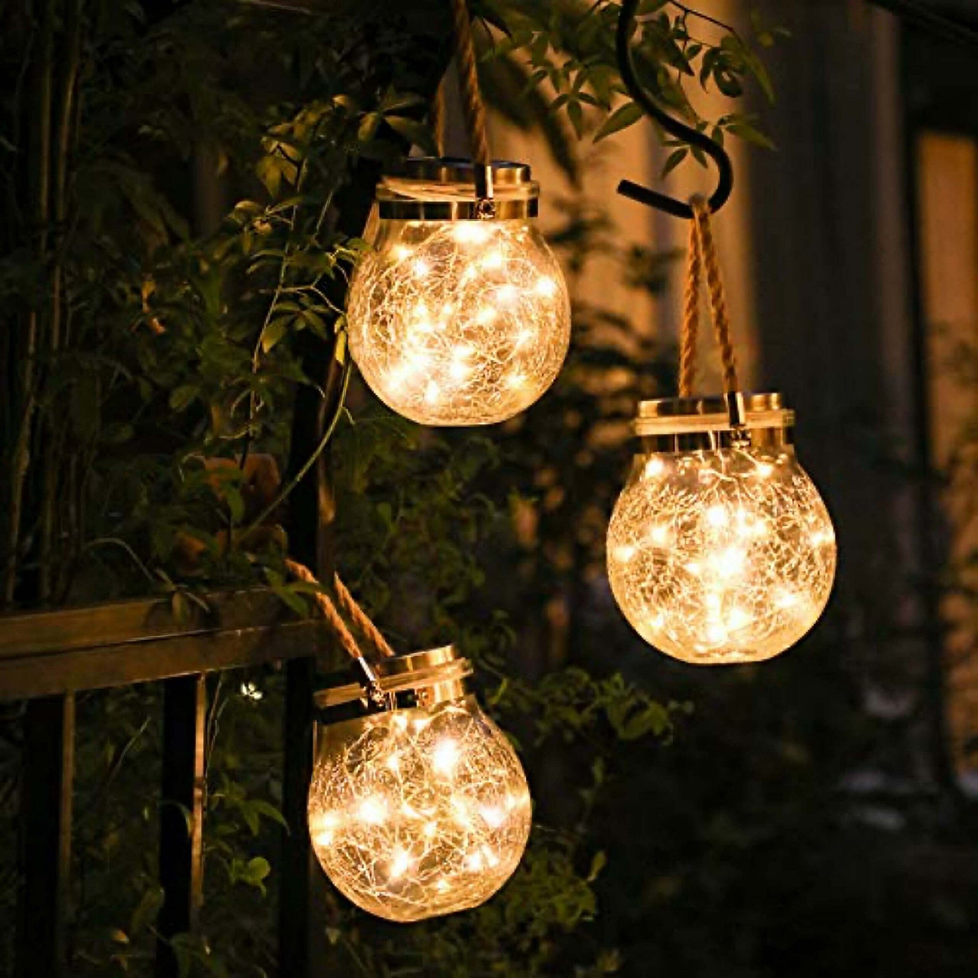 SolarGlanz – Elegante Glas-Solarleuchte für Garten & Terrasse