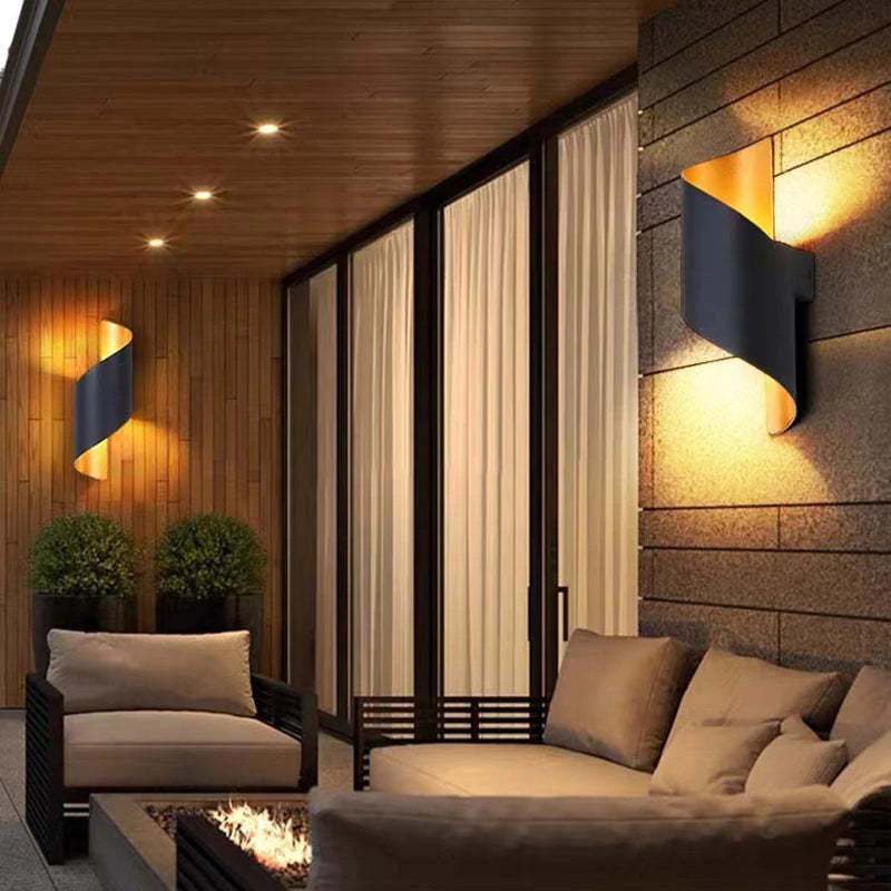 VernoSpiral LED-Wandleuchte – Spiraldesign aus Metall in Schwarz & Weiß