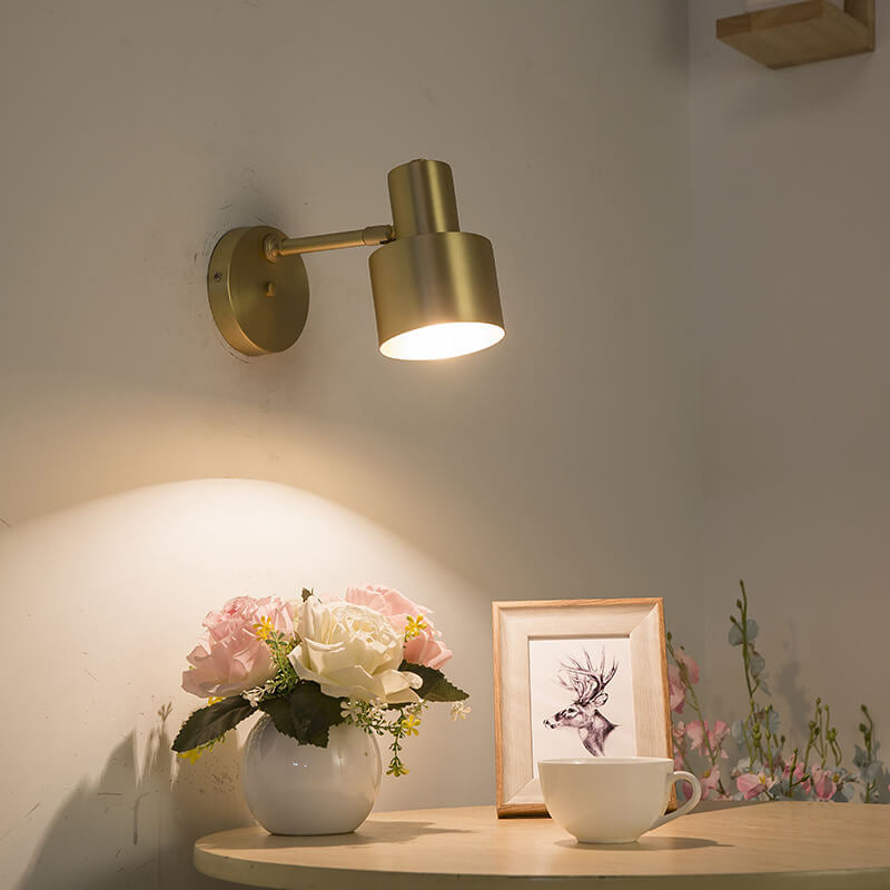 AuraGold – Minimalistische Goldene Wandleuchte