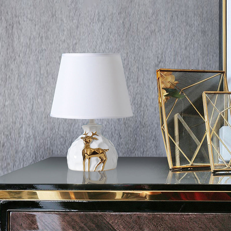 DeerVase Tischlampe Landhausstil Keramikfuß Beige Wohnzimmer