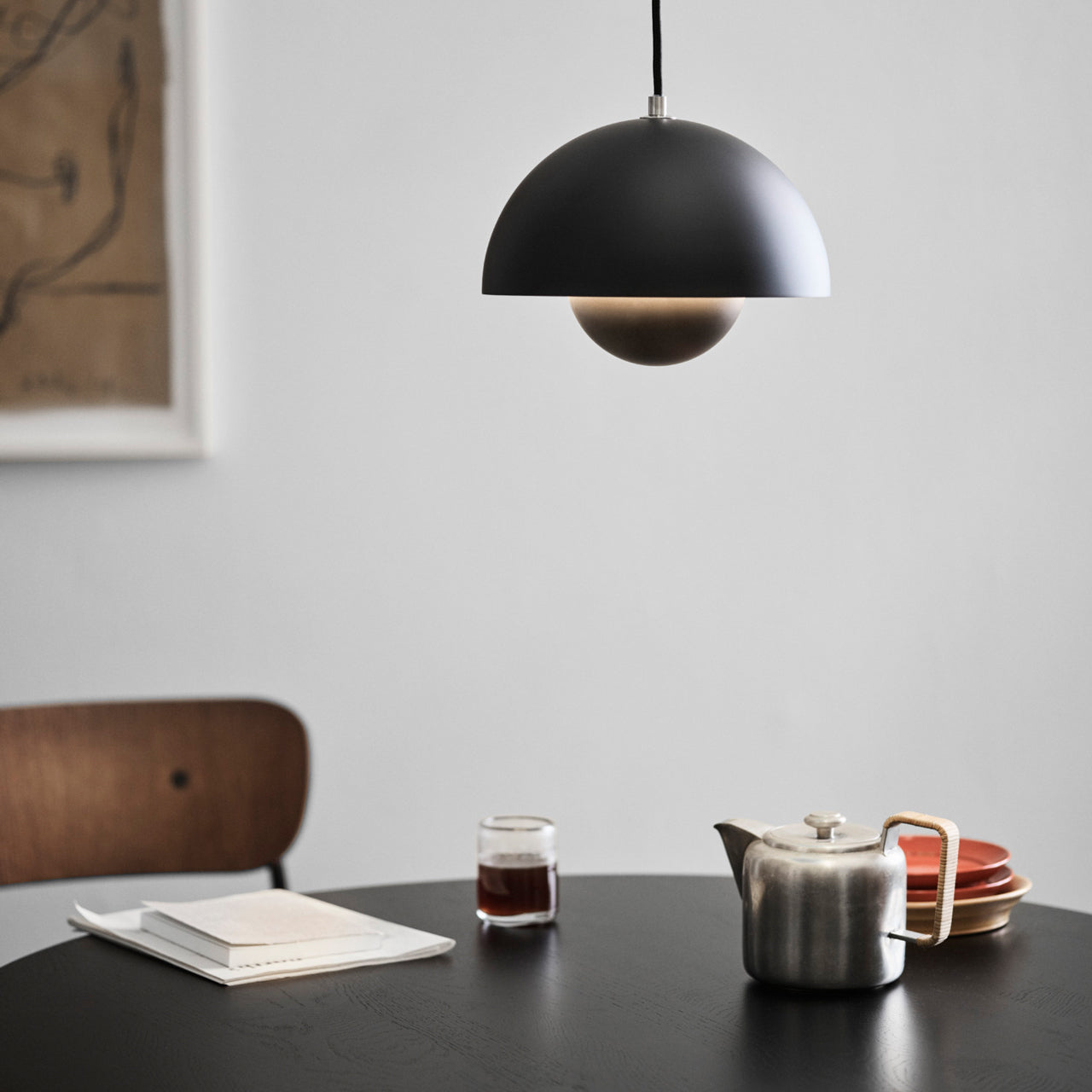 Prismalux I Halbrunde Metallpendelleuchte mit LED-Beleuchtung