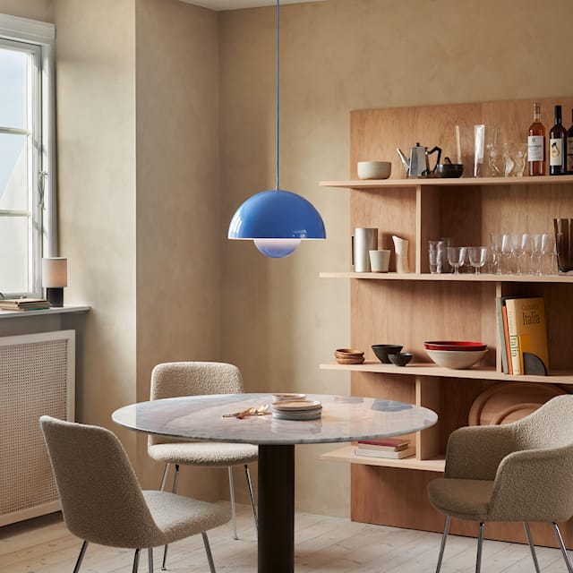 Prismalux I Halbrunde Metallpendelleuchte mit LED-Beleuchtung